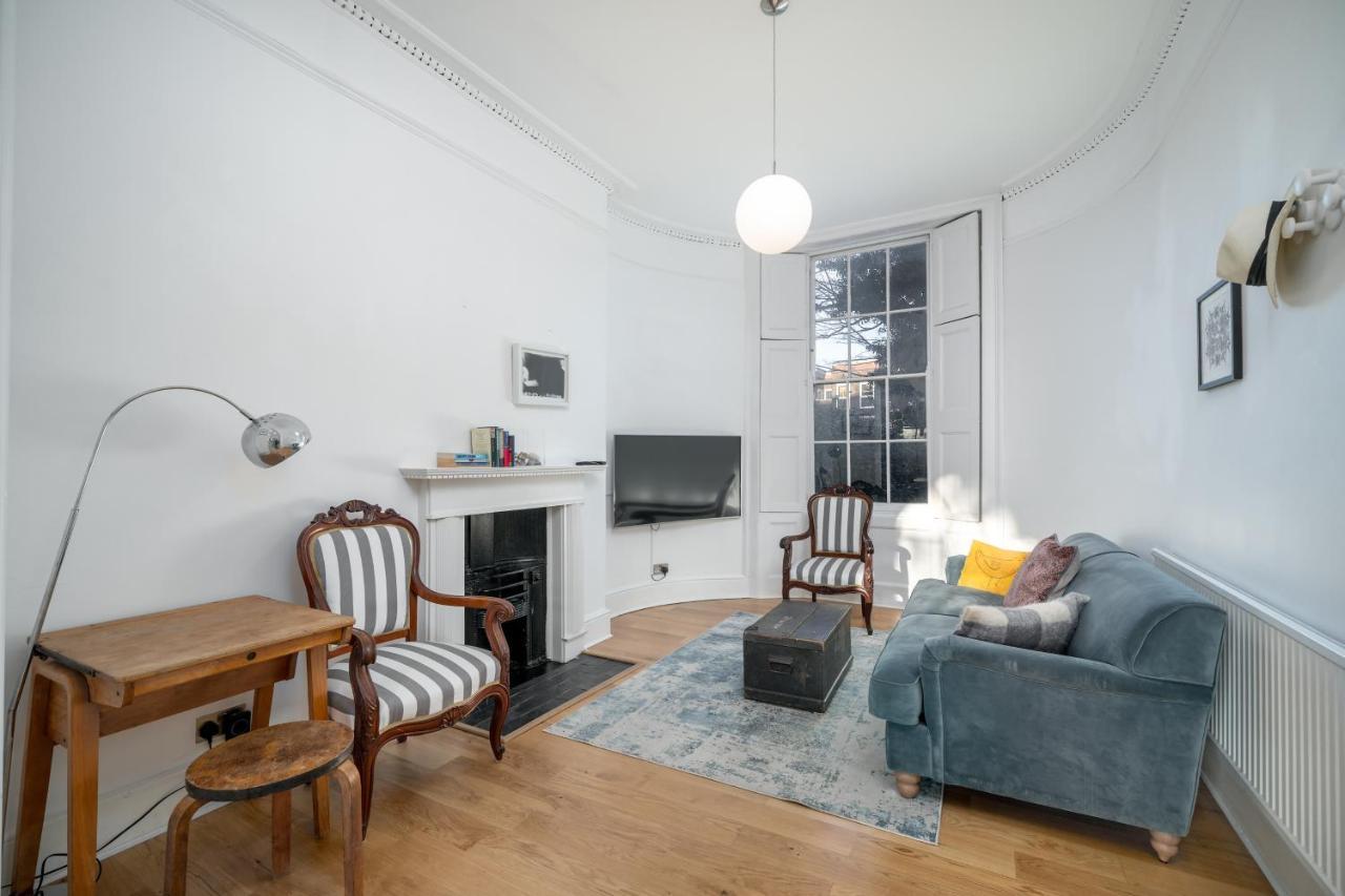 Sleek Flat With Communal Courtyard ลอนดอน ภายนอก รูปภาพ