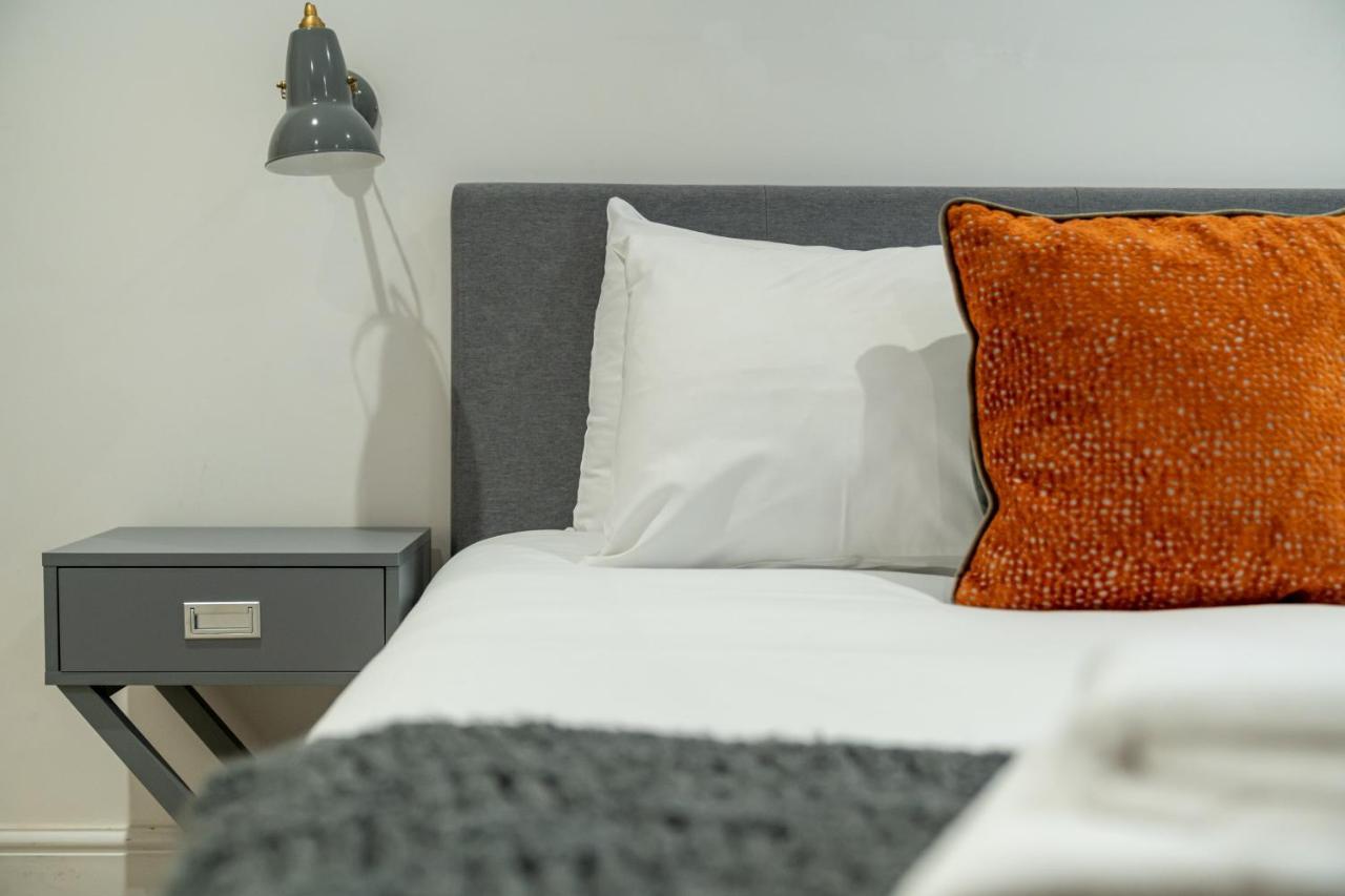 Sleek Flat With Communal Courtyard ลอนดอน ภายนอก รูปภาพ